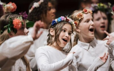 Haarlemse schoolkinderen zingen A Child of Books